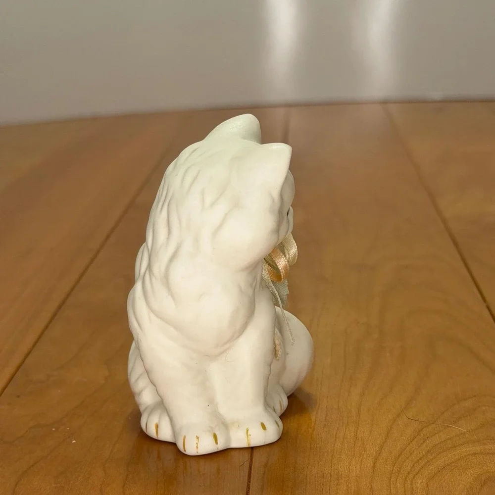Vintage White Porcelain Cat Figurine Pair Matte Bisque Kittens with Roses Taiwan